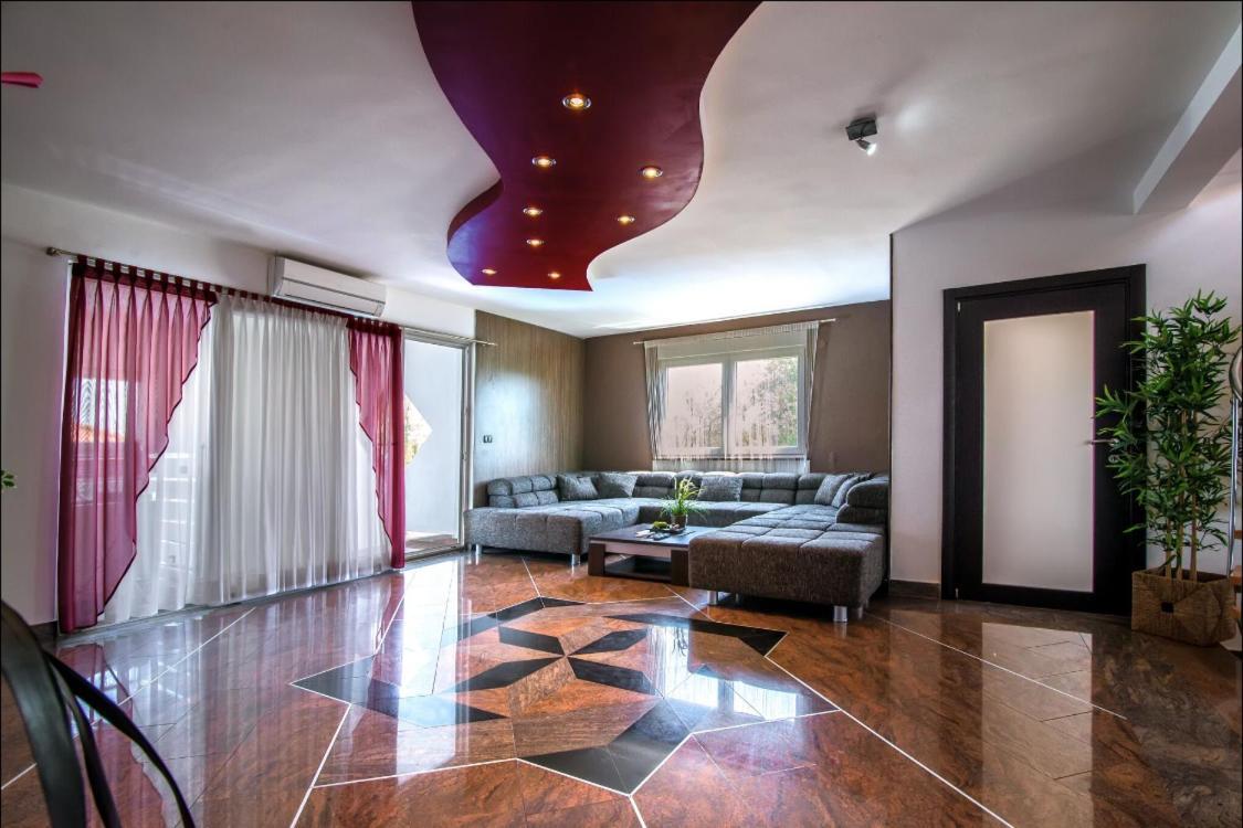 Villa Filip - Private Pool & Gym Pula Buitenkant foto