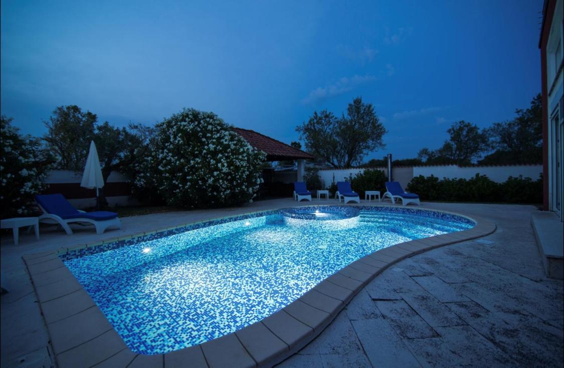 Villa Filip - Private Pool & Gym Pula Buitenkant foto