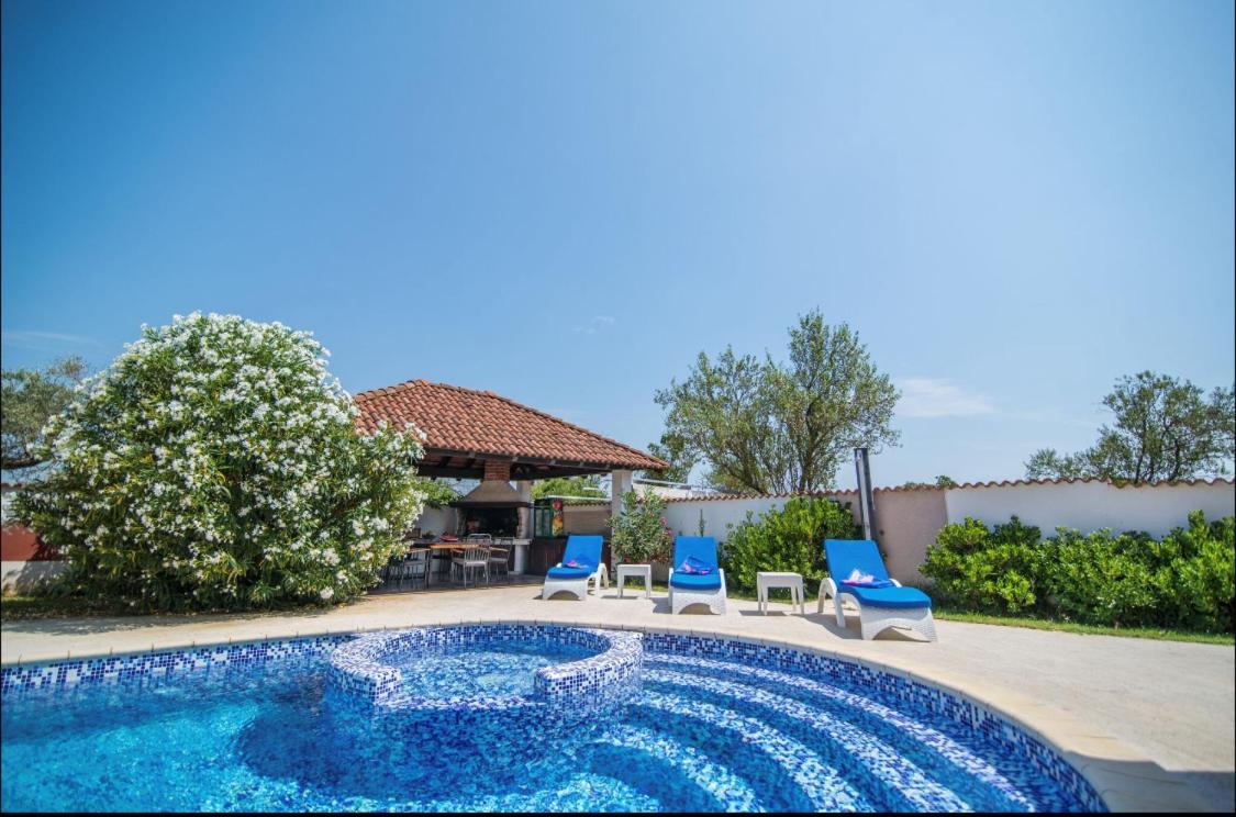 Villa Filip - Private Pool & Gym Pula Buitenkant foto